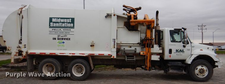 image for item KY9675 2007 International 7400  refuse truck
