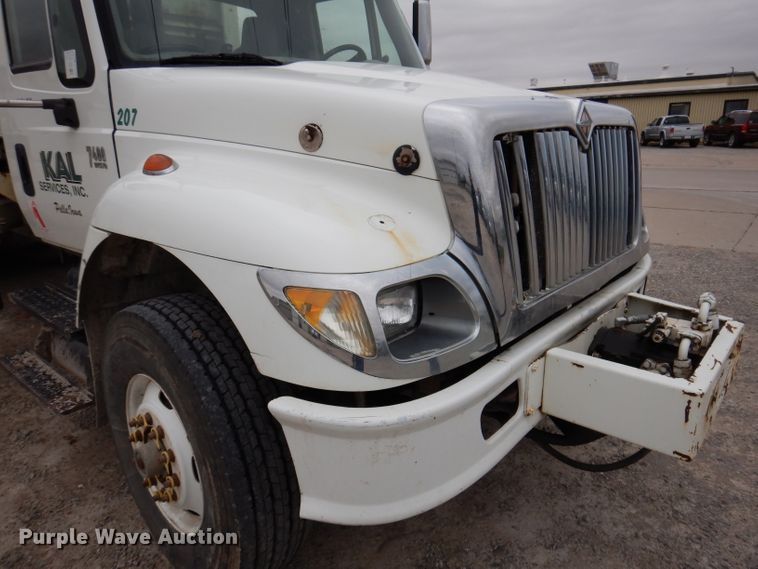 image for item KY9675 2007 International 7400  refuse truck