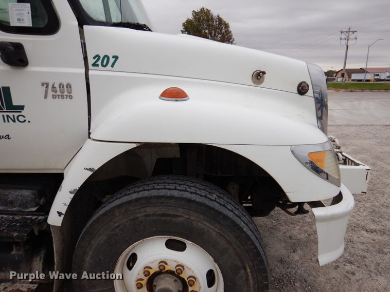 image for item KY9675 2007 International 7400  refuse truck