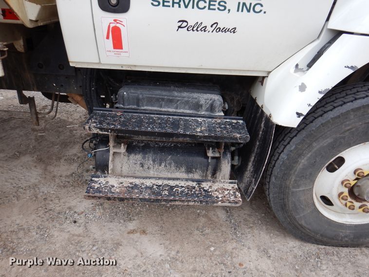 image for item KY9675 2007 International 7400  refuse truck