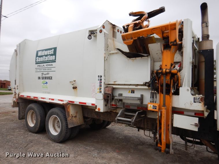 image for item KY9675 2007 International 7400  refuse truck