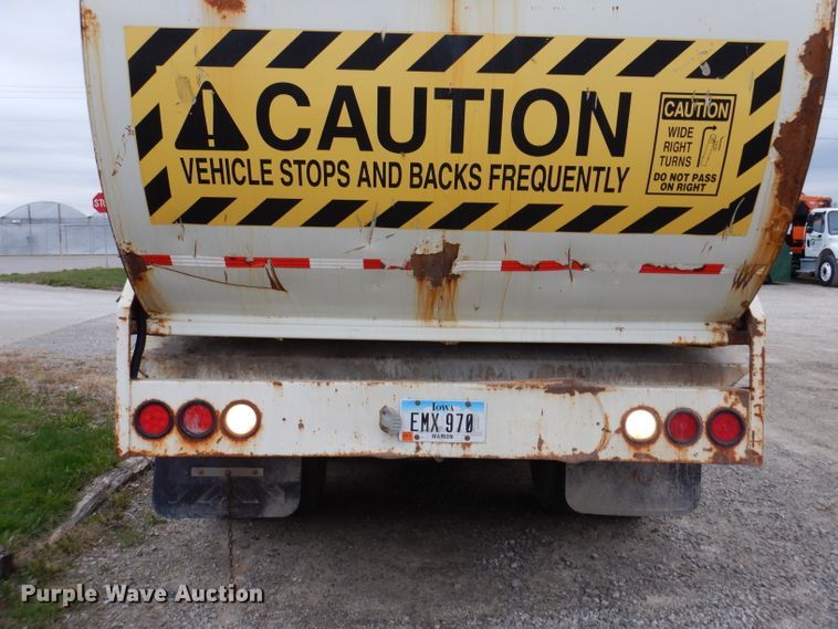 image for item KY9675 2007 International 7400  refuse truck