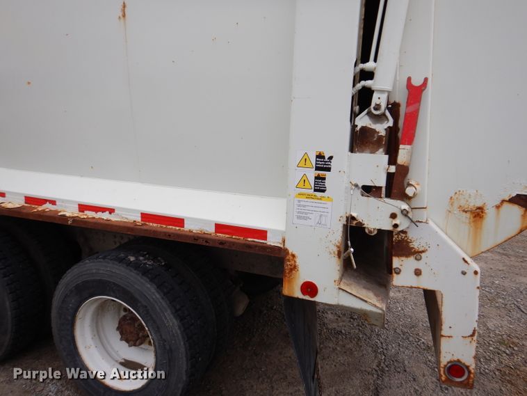 image for item KY9675 2007 International 7400  refuse truck