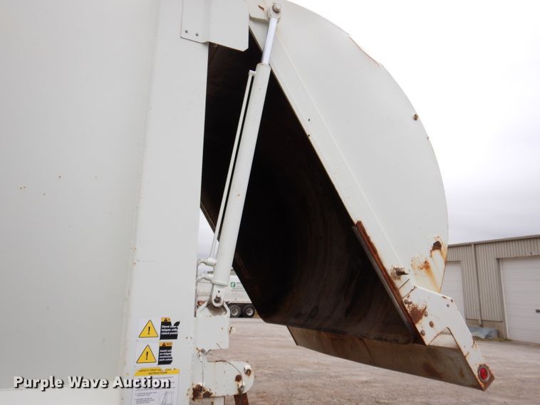 image for item KY9675 2007 International 7400  refuse truck