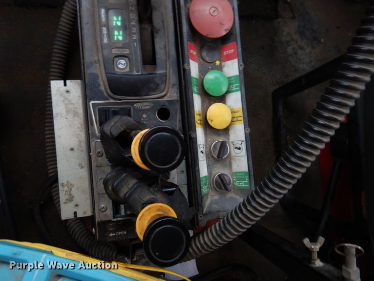 image for item KY9675 2007 International 7400  refuse truck