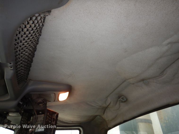 image for item KY9675 2007 International 7400  refuse truck