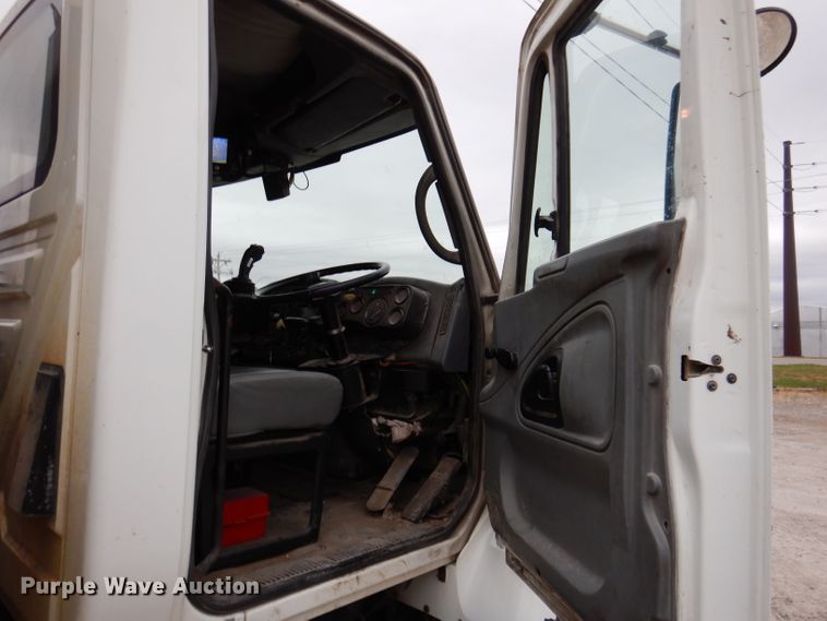 image for item KY9675 2007 International 7400  refuse truck