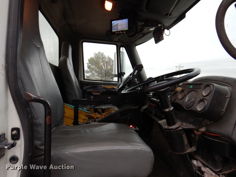 image for item KY9675 2007 International 7400  refuse truck