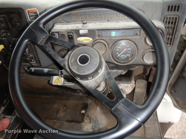 image for item KY9675 2007 International 7400  refuse truck