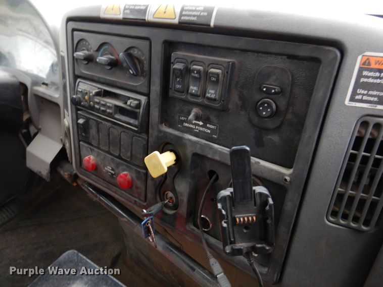 image for item KY9675 2007 International 7400  refuse truck