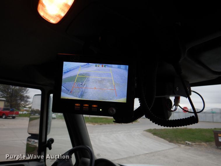 image for item KY9675 2007 International 7400  refuse truck