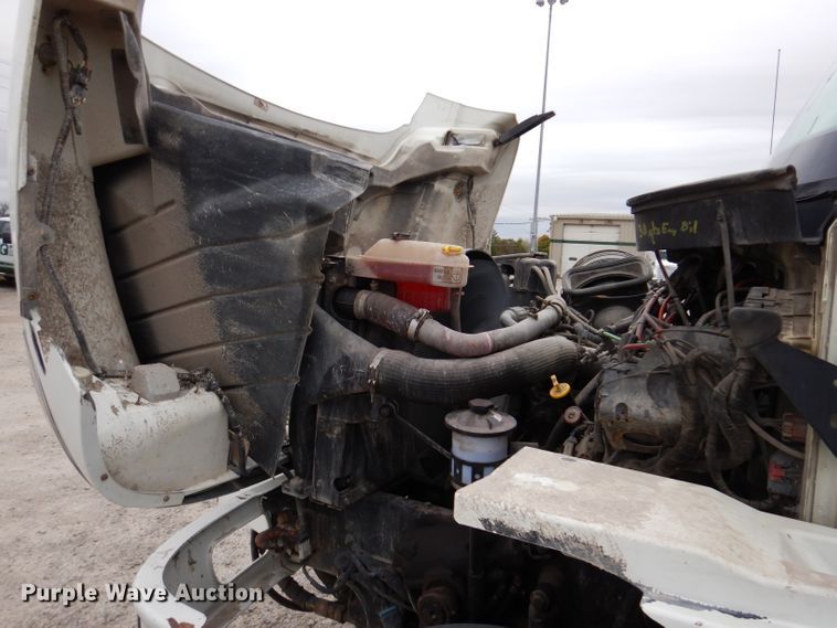 image for item KY9675 2007 International 7400  refuse truck