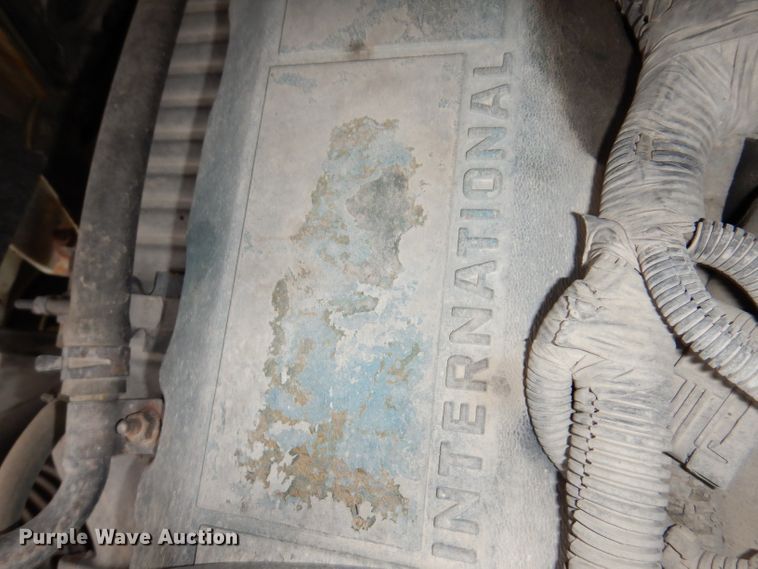 image for item KY9675 2007 International 7400  refuse truck