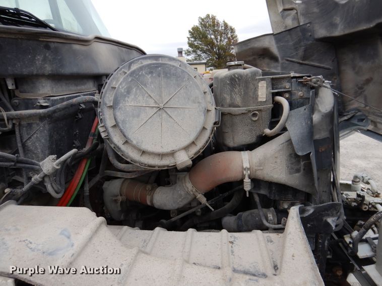 image for item KY9675 2007 International 7400  refuse truck