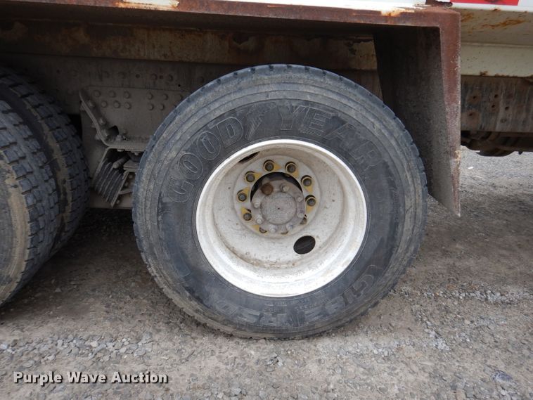 image for item KY9675 2007 International 7400  refuse truck