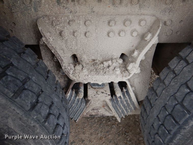 image for item KY9675 2007 International 7400  refuse truck