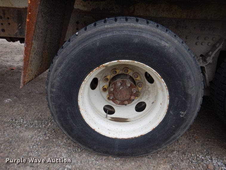 image for item KY9675 2007 International 7400  refuse truck