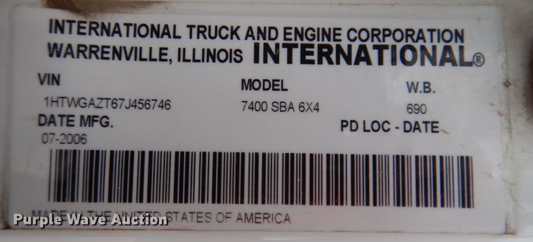 image for item KY9675 2007 International 7400  refuse truck