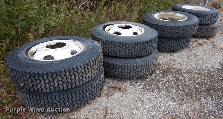 image for item KY9689 (8) tires and wheels