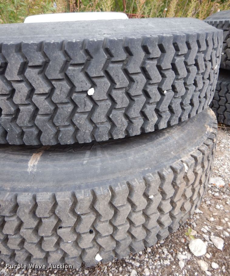 image for item KY9689 (8) tires and wheels