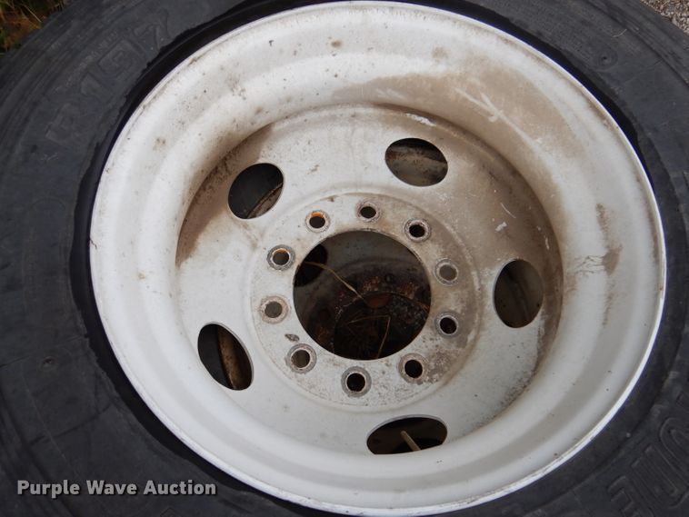 image for item KY9689 (8) tires and wheels