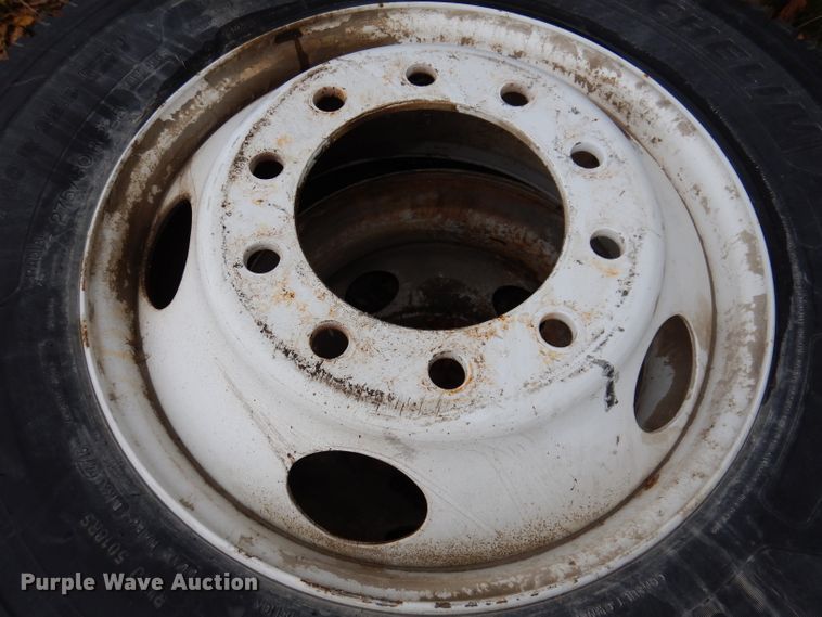 image for item KY9689 (8) tires and wheels