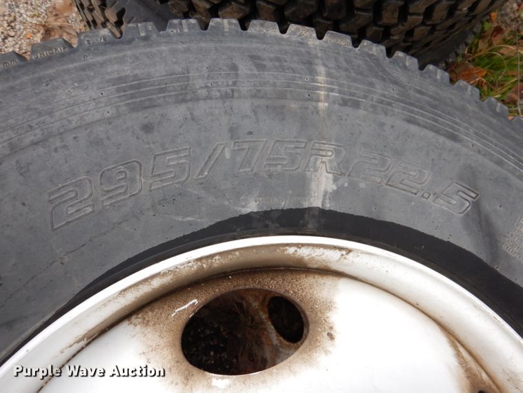 image for item KY9689 (8) tires and wheels