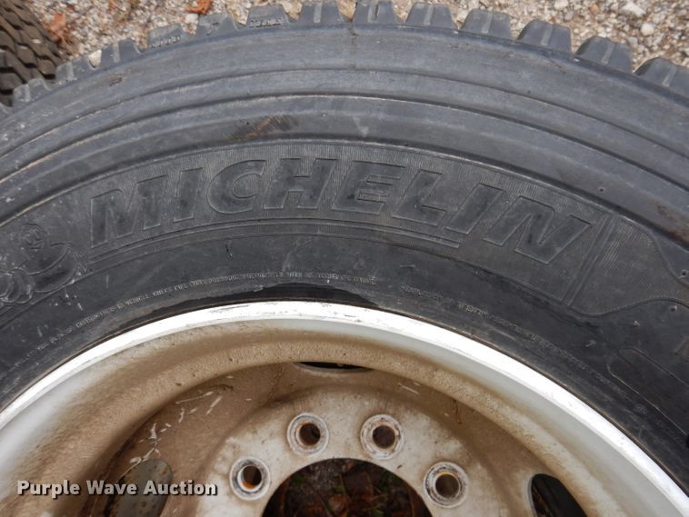 image for item KY9689 (8) tires and wheels