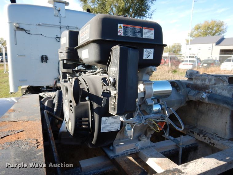 image for item KY9713 2007 Etnyre  lowboy equipment trailer