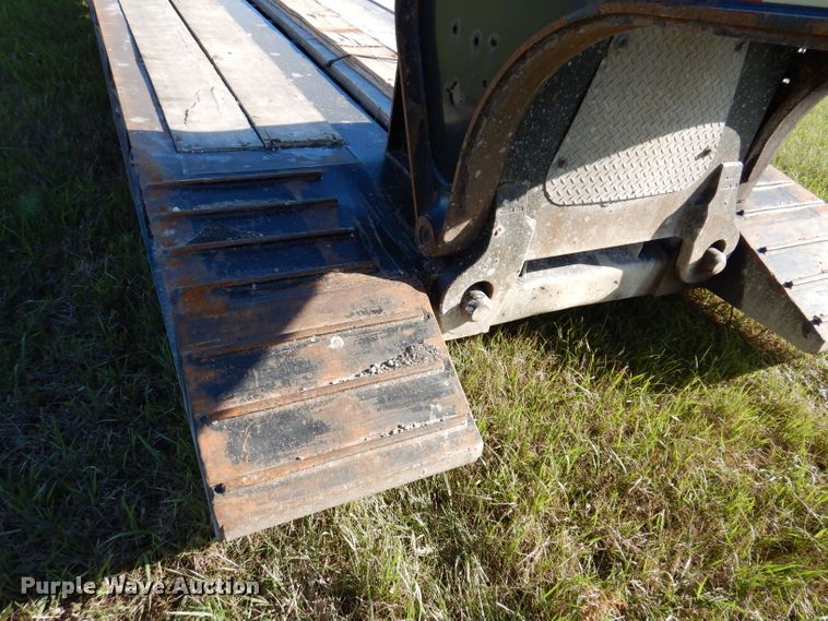 image for item KY9713 2007 Etnyre  lowboy equipment trailer