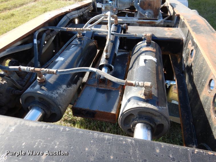 image for item KY9713 2007 Etnyre  lowboy equipment trailer