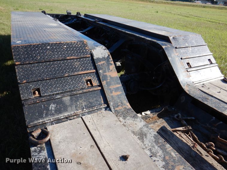 image for item KY9713 2007 Etnyre  lowboy equipment trailer