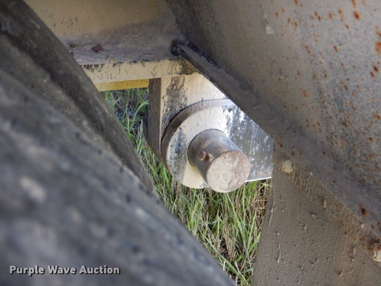 image for item KY9713 2007 Etnyre  lowboy equipment trailer