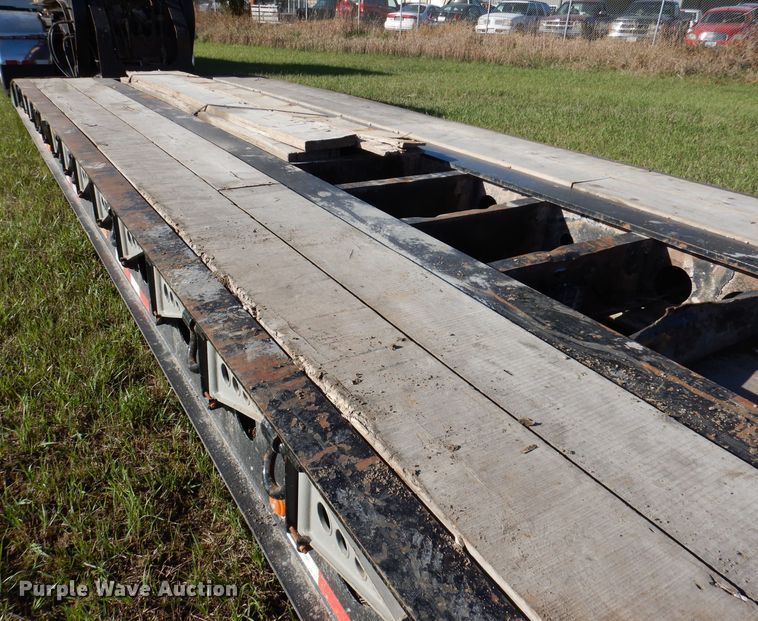 image for item KY9713 2007 Etnyre  lowboy equipment trailer