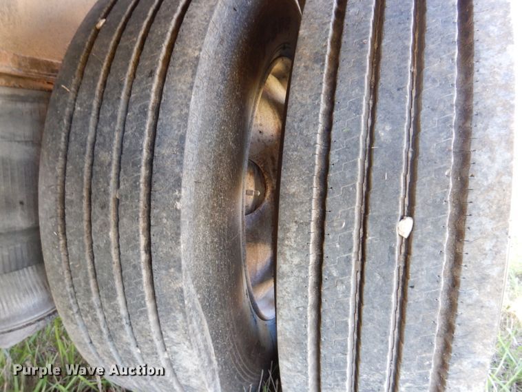 image for item KY9713 2007 Etnyre  lowboy equipment trailer