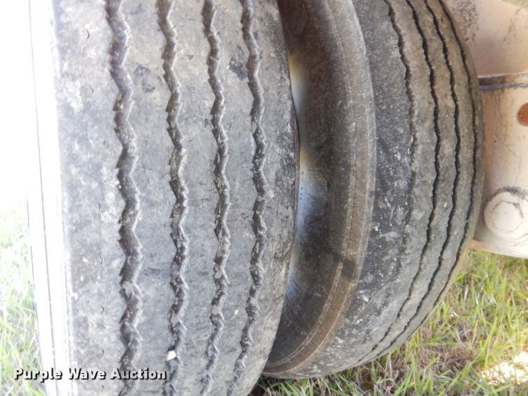 image for item KY9713 2007 Etnyre  lowboy equipment trailer