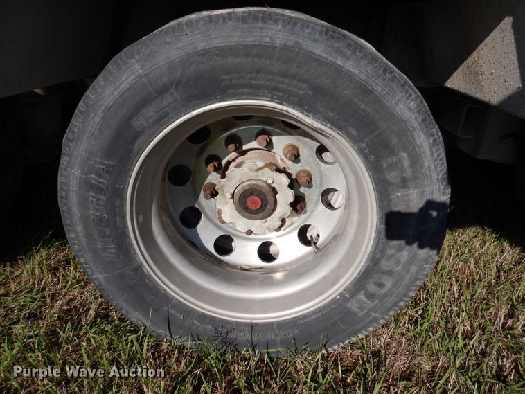 image for item KY9713 2007 Etnyre  lowboy equipment trailer