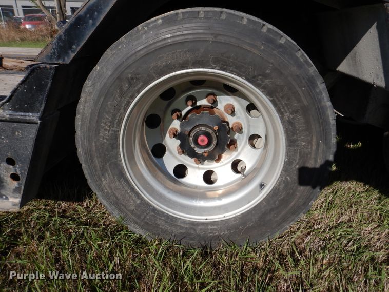 image for item KY9713 2007 Etnyre  lowboy equipment trailer