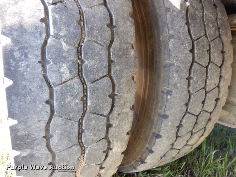 image for item KY9713 2007 Etnyre  lowboy equipment trailer