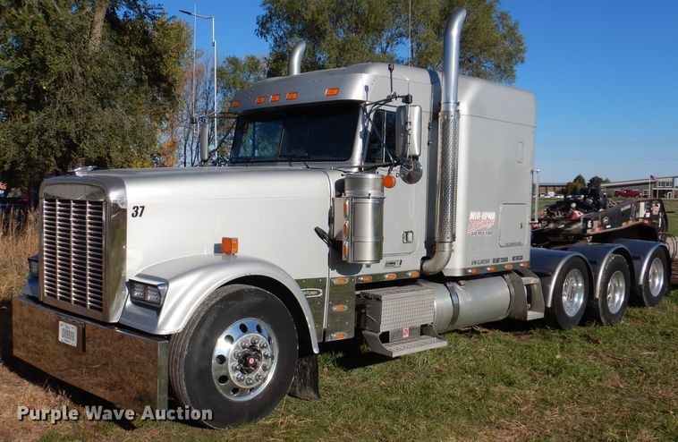 image for item KY9714 2001 Freightliner FLD132XL Classic  semi truck