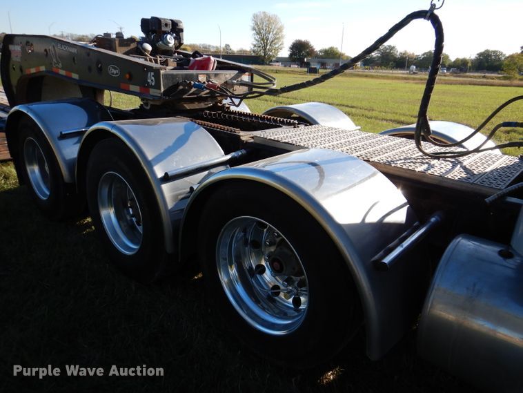 image for item KY9714 2001 Freightliner FLD132XL Classic  semi truck