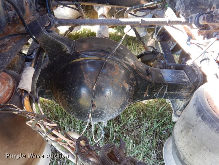 image for item KY9714 2001 Freightliner FLD132XL Classic  semi truck