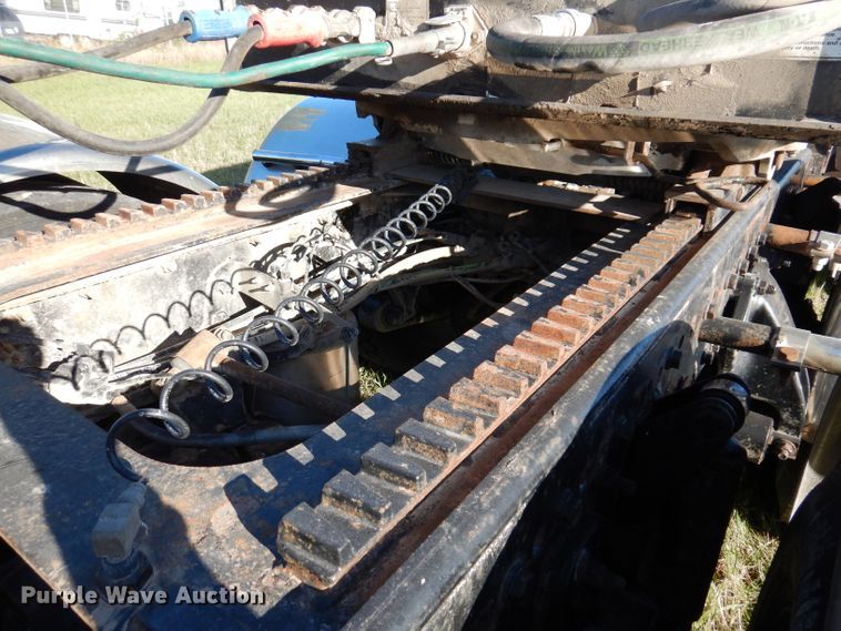 image for item KY9714 2001 Freightliner FLD132XL Classic  semi truck