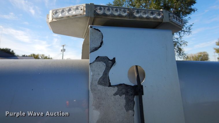 image for item KY9714 2001 Freightliner FLD132XL Classic  semi truck