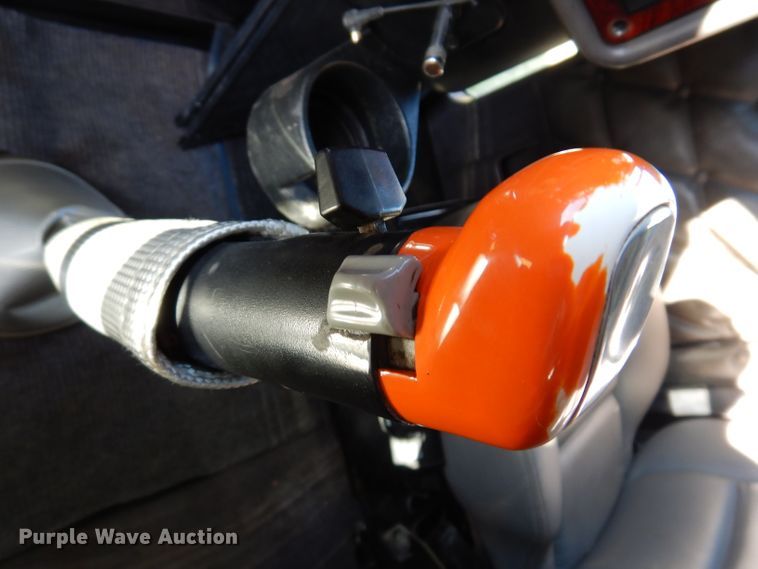 image for item KY9714 2001 Freightliner FLD132XL Classic  semi truck