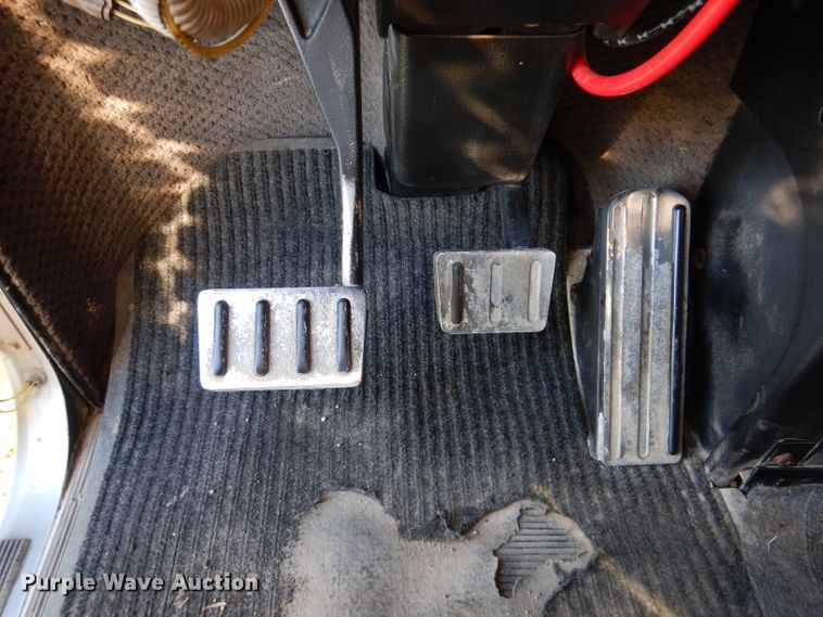 image for item KY9714 2001 Freightliner FLD132XL Classic  semi truck