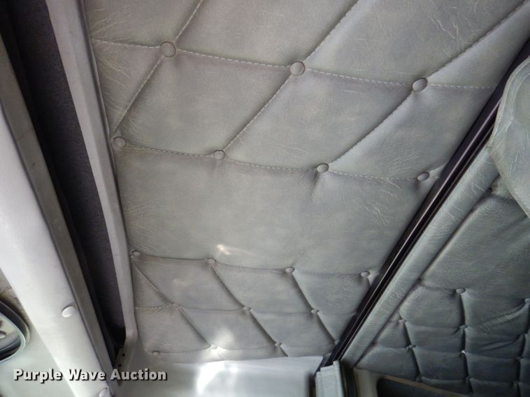 image for item KY9714 2001 Freightliner FLD132XL Classic  semi truck