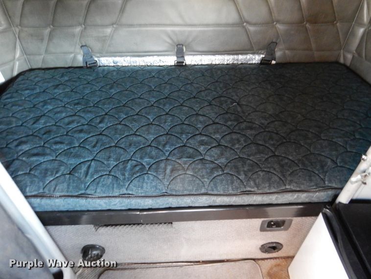 image for item KY9714 2001 Freightliner FLD132XL Classic  semi truck