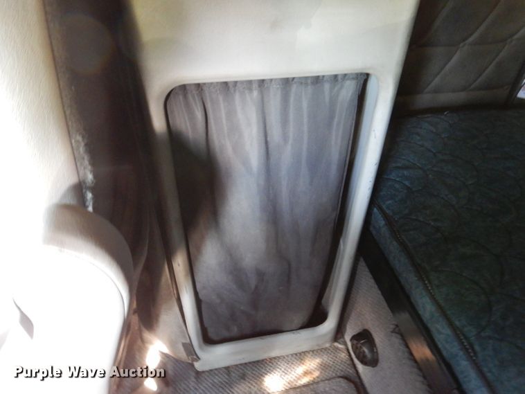 image for item KY9714 2001 Freightliner FLD132XL Classic  semi truck