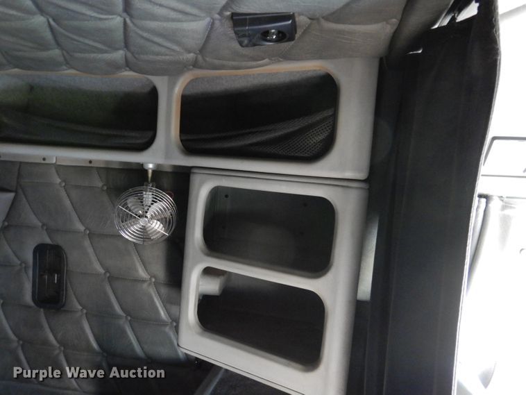 image for item KY9714 2001 Freightliner FLD132XL Classic  semi truck